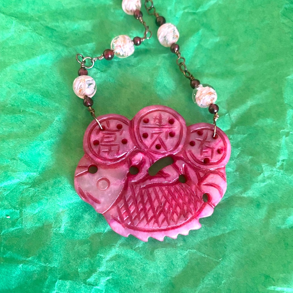 Carving fish necklace